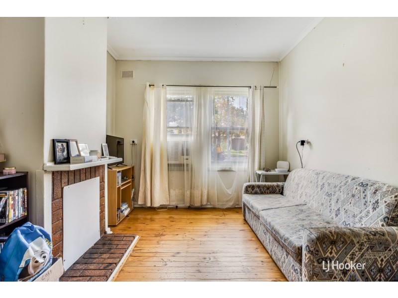 12 Sampson Road, Elizabeth Grove SA 5112