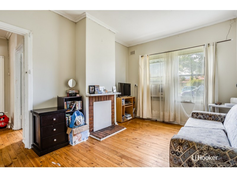 12 Sampson Road, Elizabeth Grove SA 5112