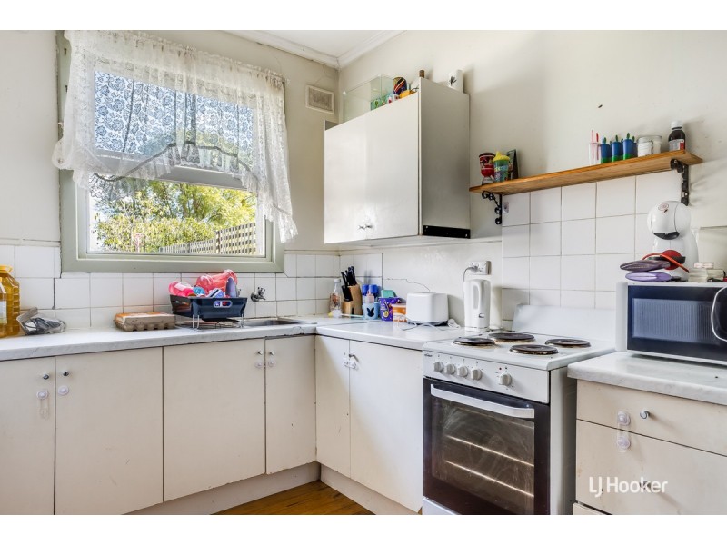 12 Sampson Road, Elizabeth Grove SA 5112