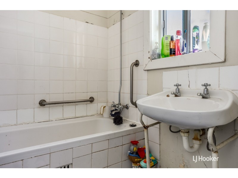 12 Sampson Road, Elizabeth Grove SA 5112