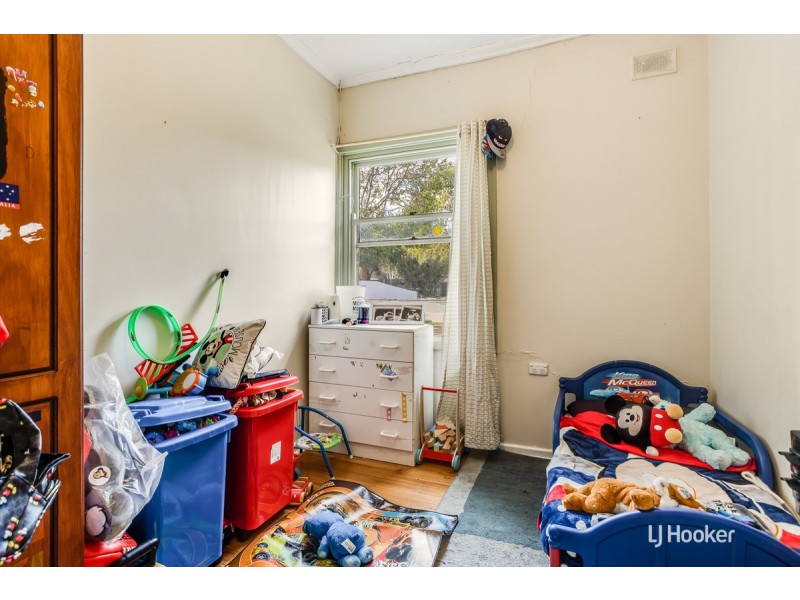 12 Sampson Road, Elizabeth Grove SA 5112