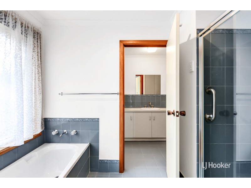 28 Santander Drive, Paralowie SA 5108