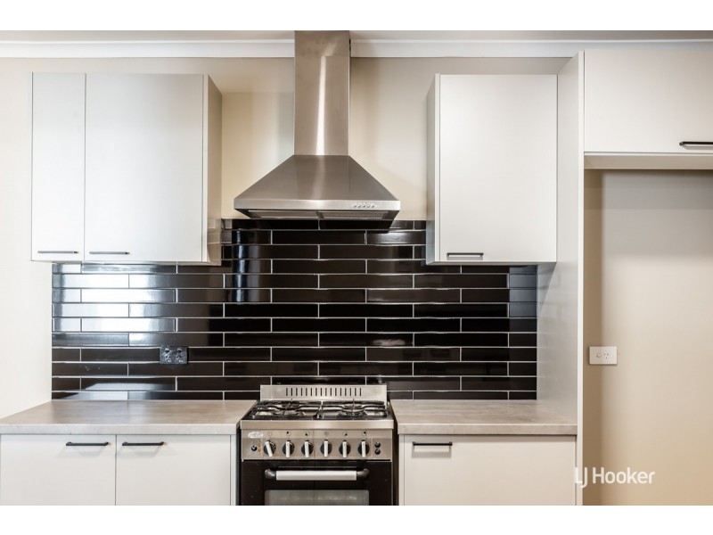 11 President Avenue, Andrews Farm SA 5114