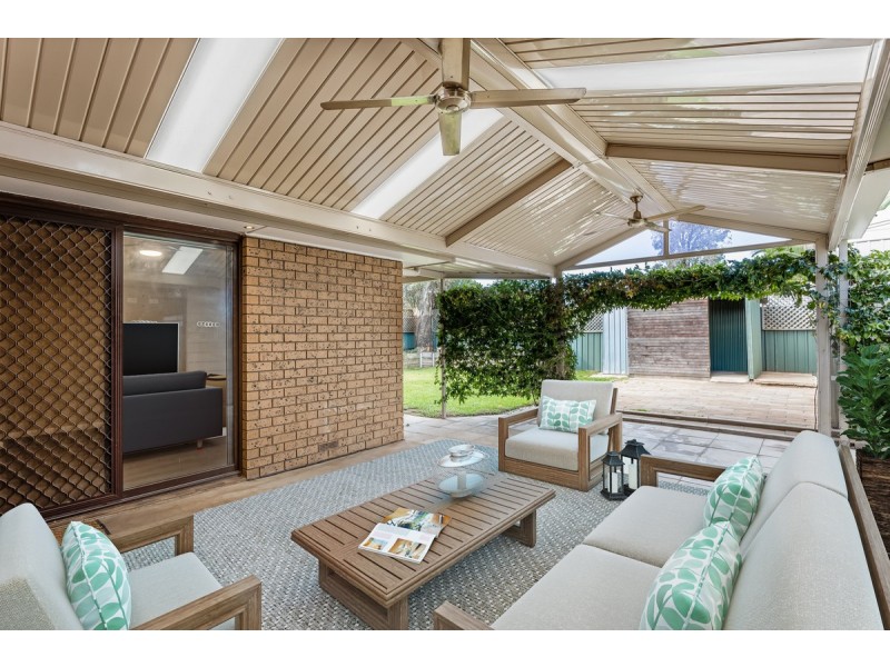 11 President Avenue, Andrews Farm SA 5114