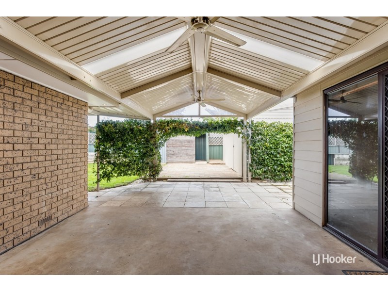 11 President Avenue, Andrews Farm SA 5114