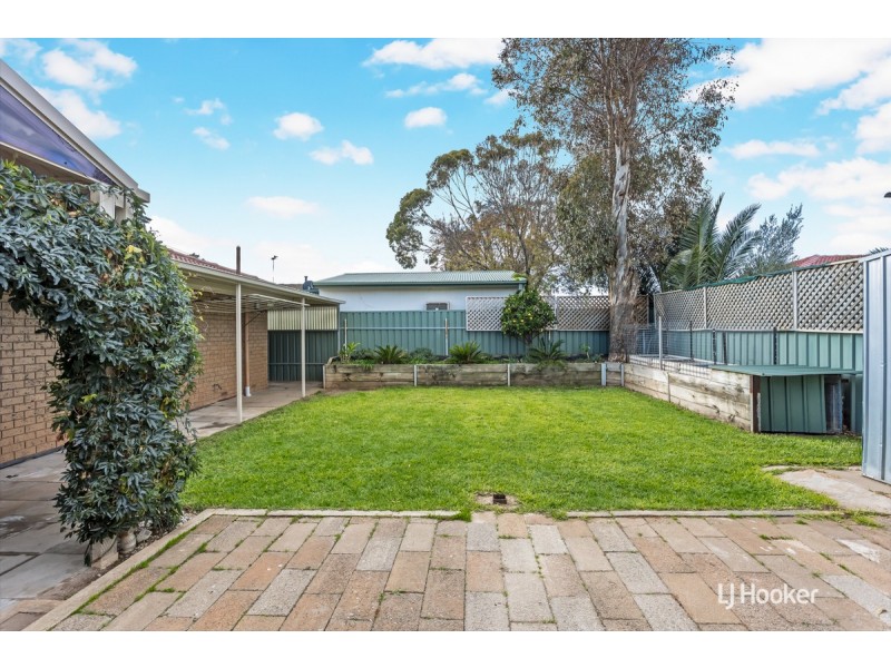 11 President Avenue, Andrews Farm SA 5114