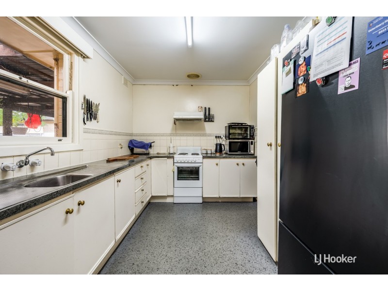 4 Wallace Road, Elizabeth Vale SA 5112