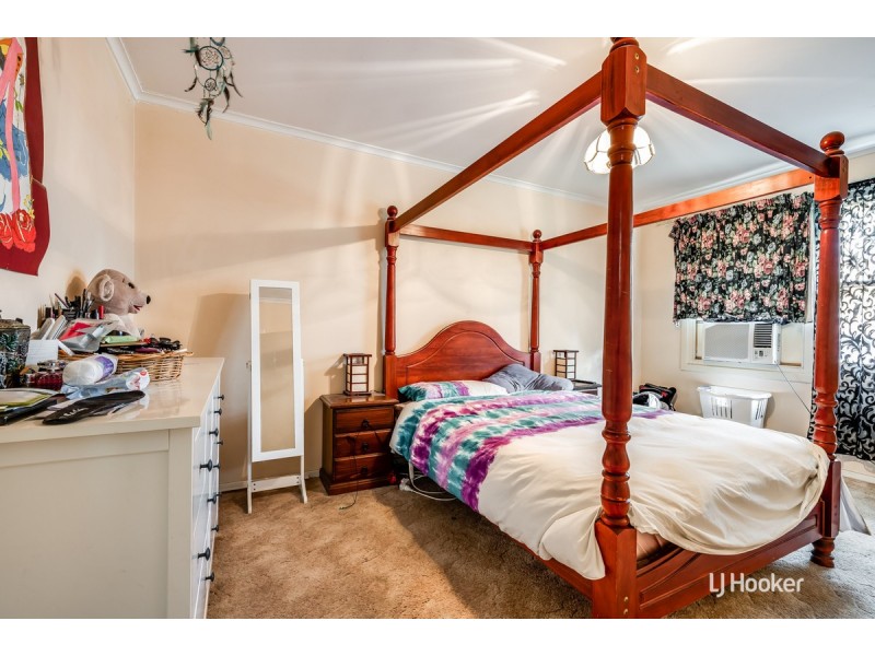 4 Wallace Road, Elizabeth Vale SA 5112