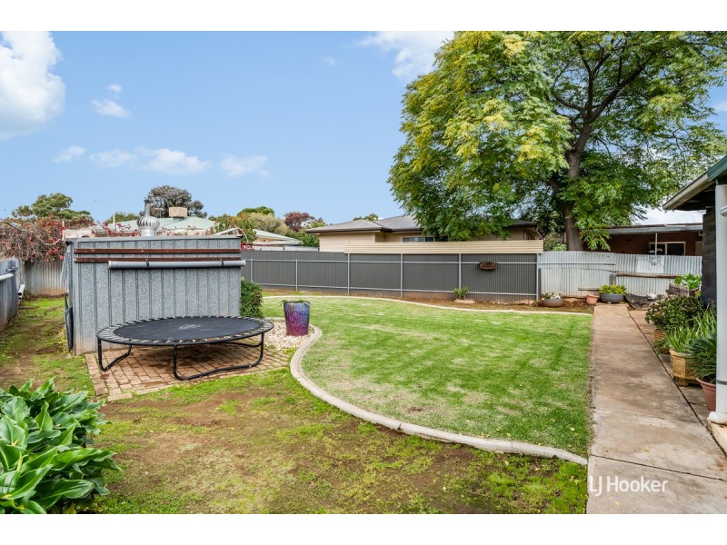 4 Wallace Road, Elizabeth Vale SA 5112