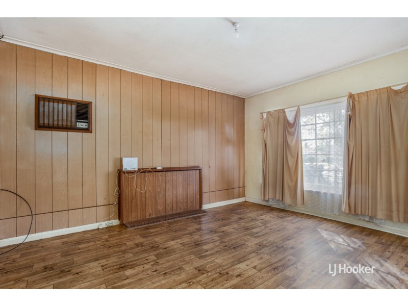 29 Blake Road, Elizabeth South SA 5112