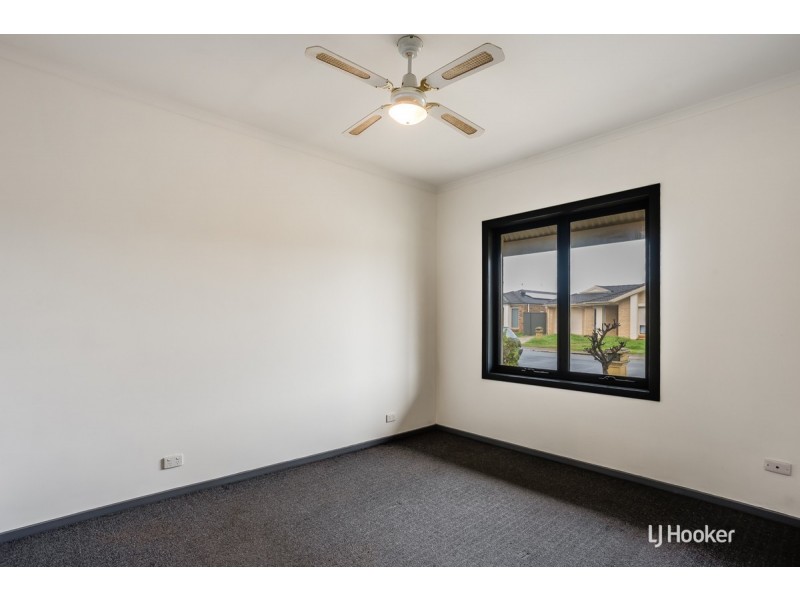 121 Lakeside Drive, Andrews Farm SA 5114