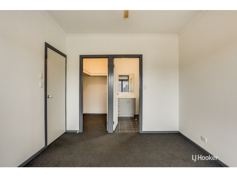 121 Lakeside Drive, Andrews Farm SA 5114