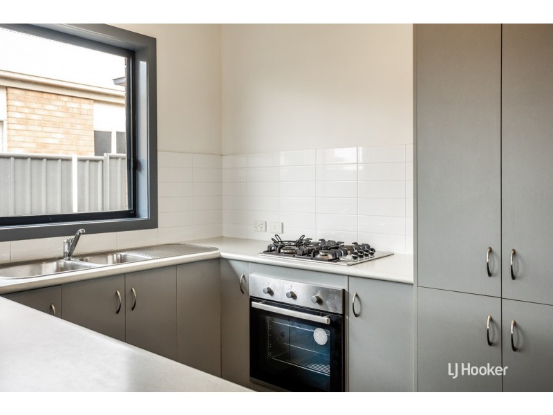 121 Lakeside Drive, Andrews Farm SA 5114