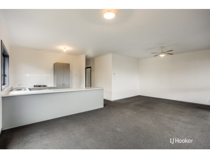 121 Lakeside Drive, Andrews Farm SA 5114