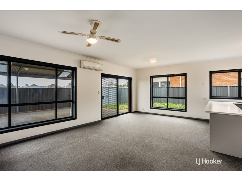 121 Lakeside Drive, Andrews Farm SA 5114