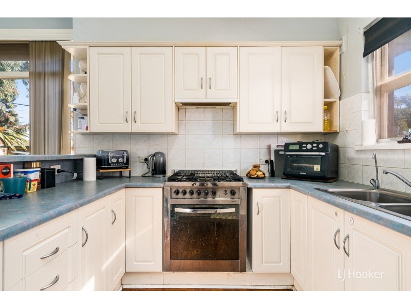 12 Canara Avenue, Para Hills SA 5096