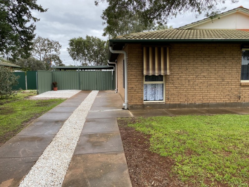 5 Warooka Crescent, Smithfield SA 5114