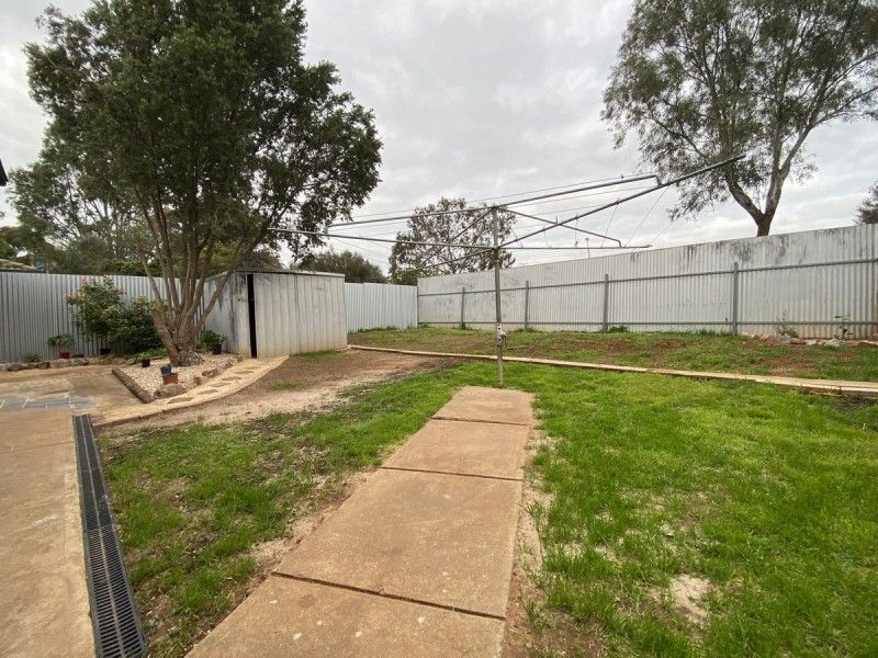 5 Warooka Crescent, Smithfield SA 5114