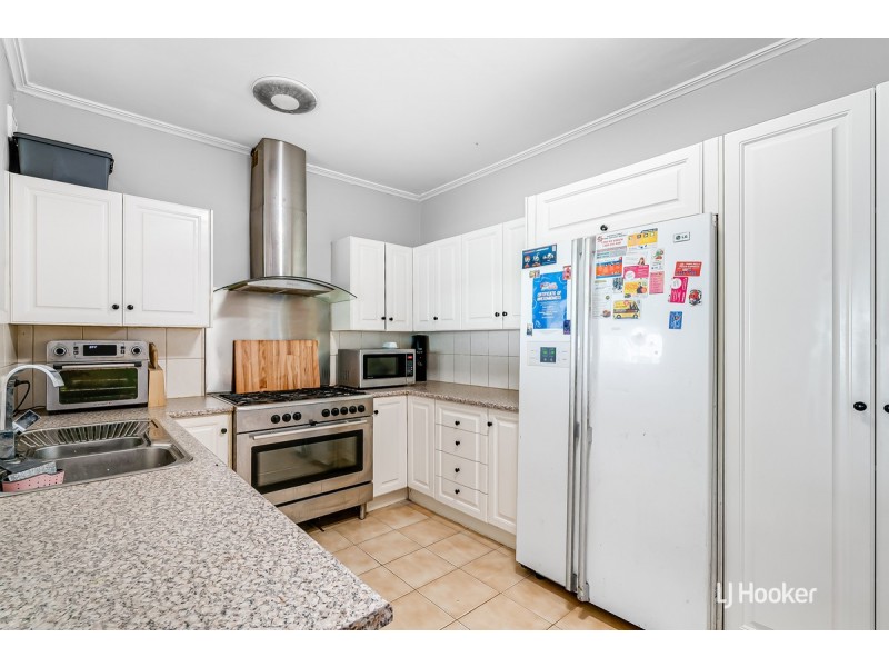 30 Carol Drive, Para Hills SA 5096