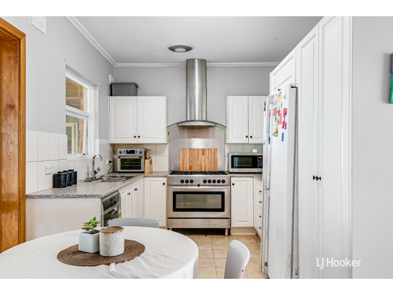 30 Carol Drive, Para Hills SA 5096