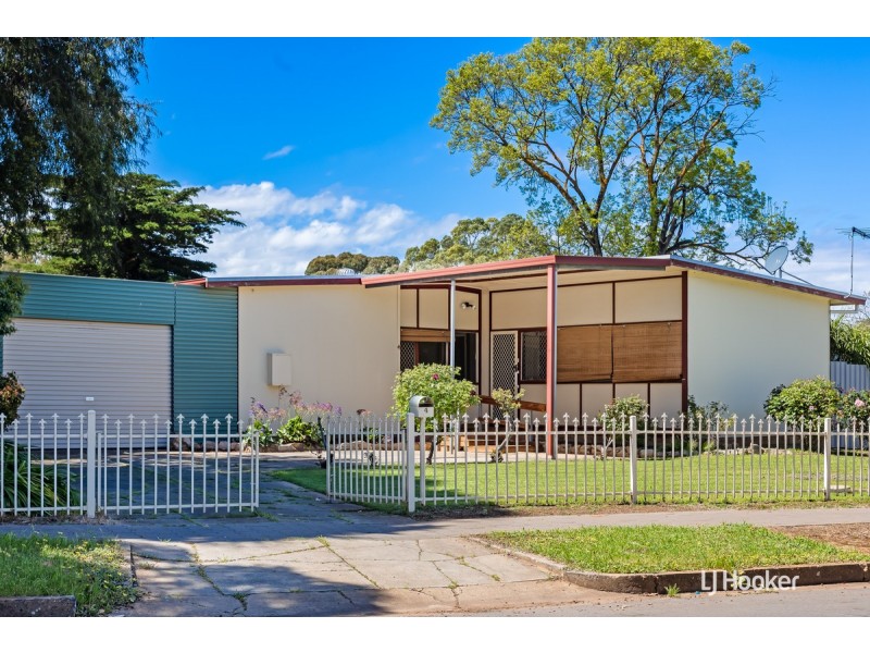 4 Garlick Road, Elizabeth Park SA 5113