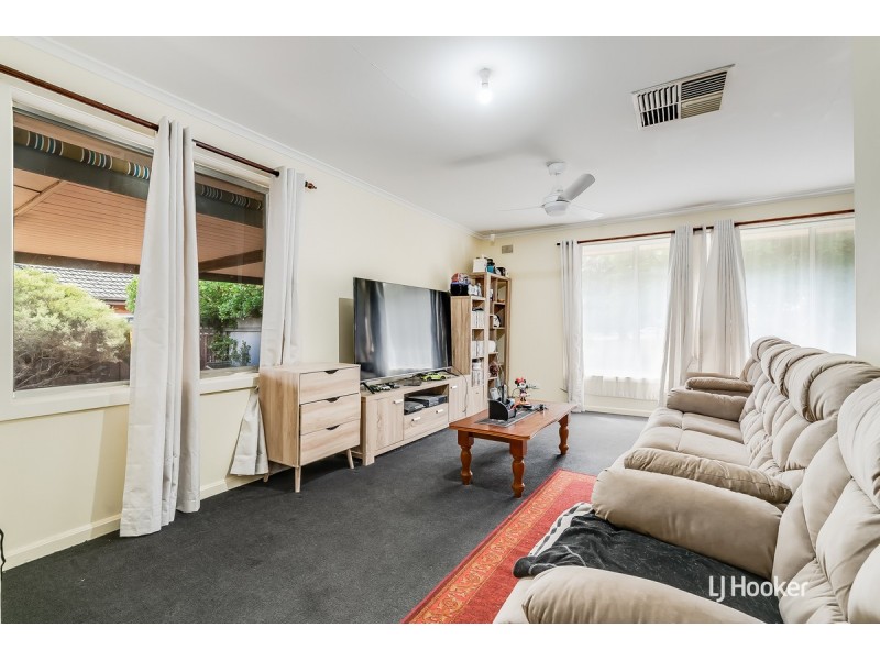 8 Uphall Street, Elizabeth Park SA 5113