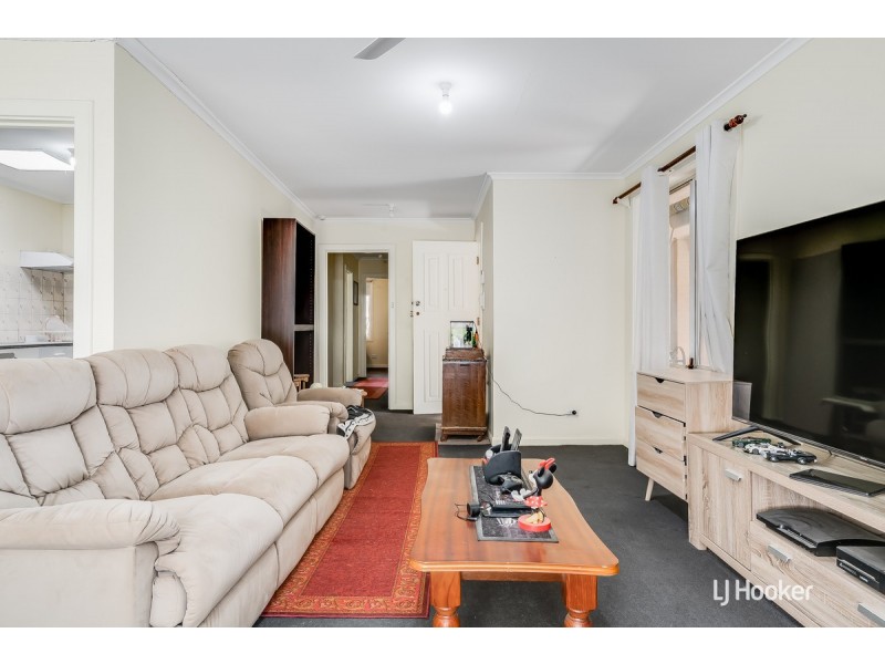 8 Uphall Street, Elizabeth Park SA 5113