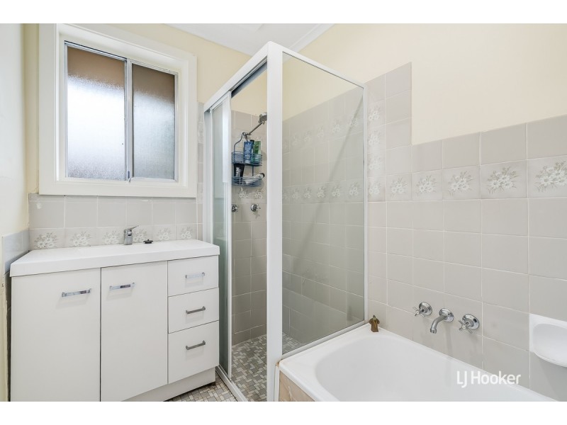 8 Uphall Street, Elizabeth Park SA 5113