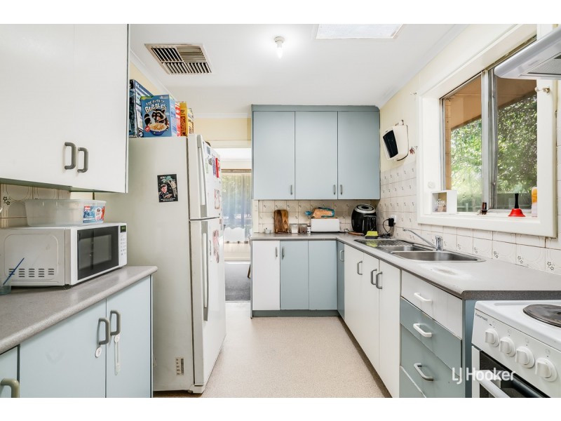 8 Uphall Street, Elizabeth Park SA 5113