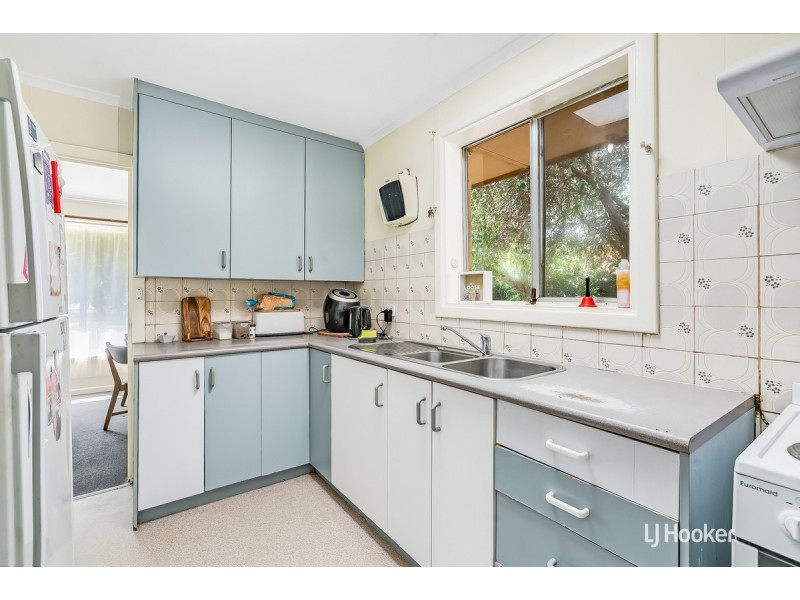 8 Uphall Street, Elizabeth Park SA 5113