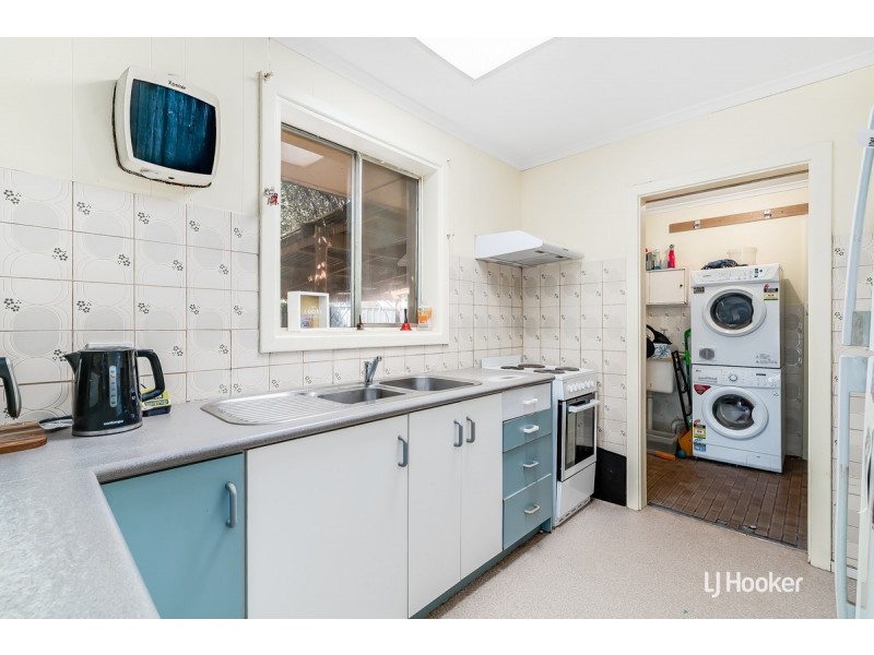 8 Uphall Street, Elizabeth Park SA 5113