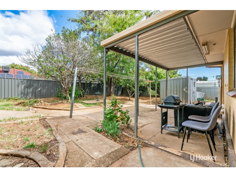 8 Uphall Street, Elizabeth Park SA 5113