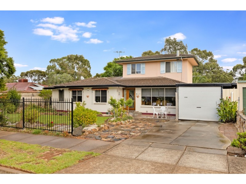 13 Barrington Road, Elizabeth Downs SA 5113