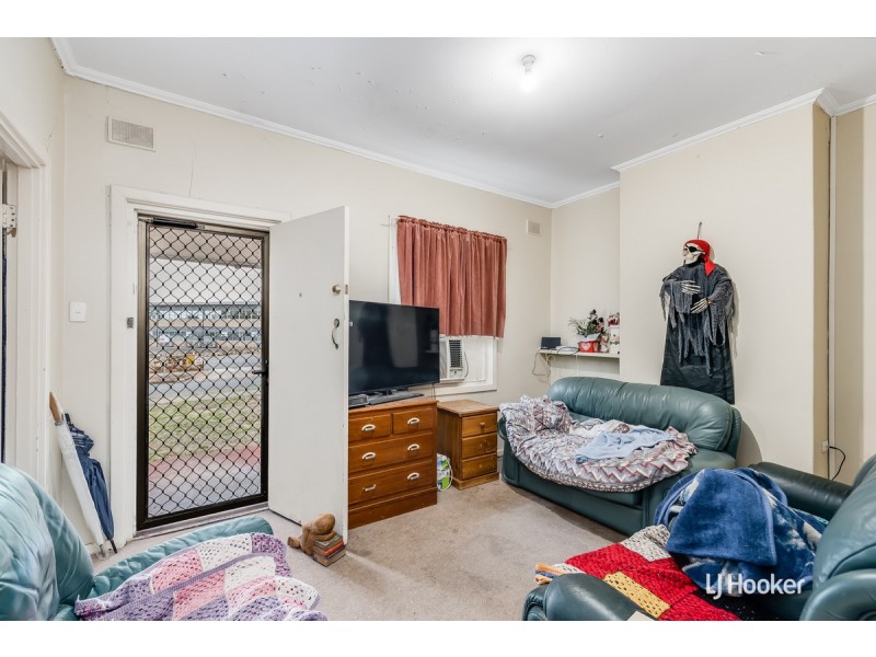 18 Dolphin Street, Elizabeth East SA 5112