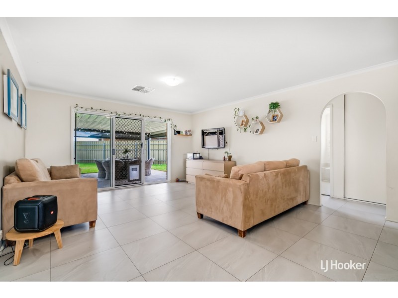 8 Harvest Court, Andrews Farm SA 5114