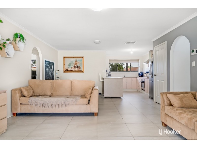 8 Harvest Court, Andrews Farm SA 5114