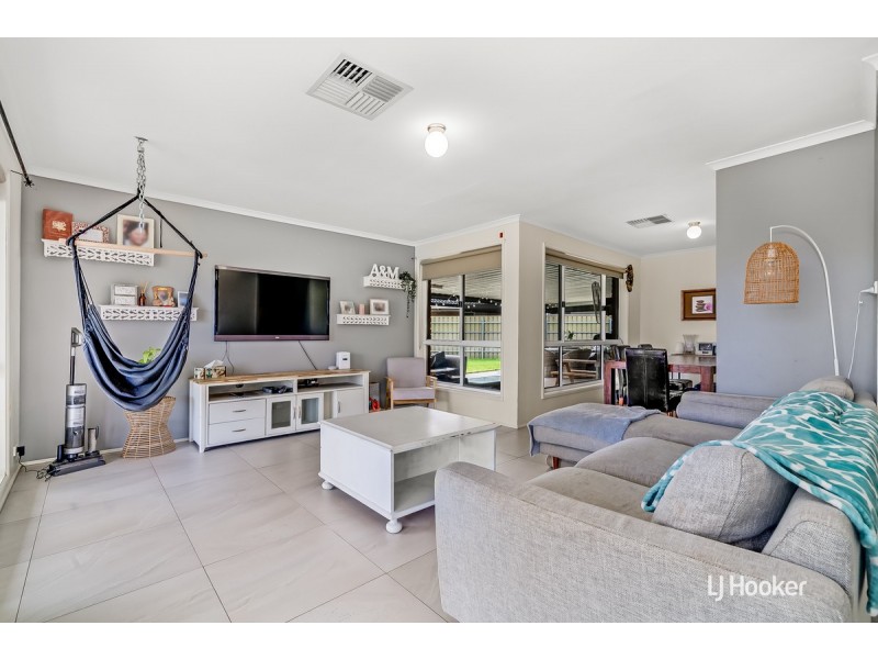 8 Harvest Court, Andrews Farm SA 5114