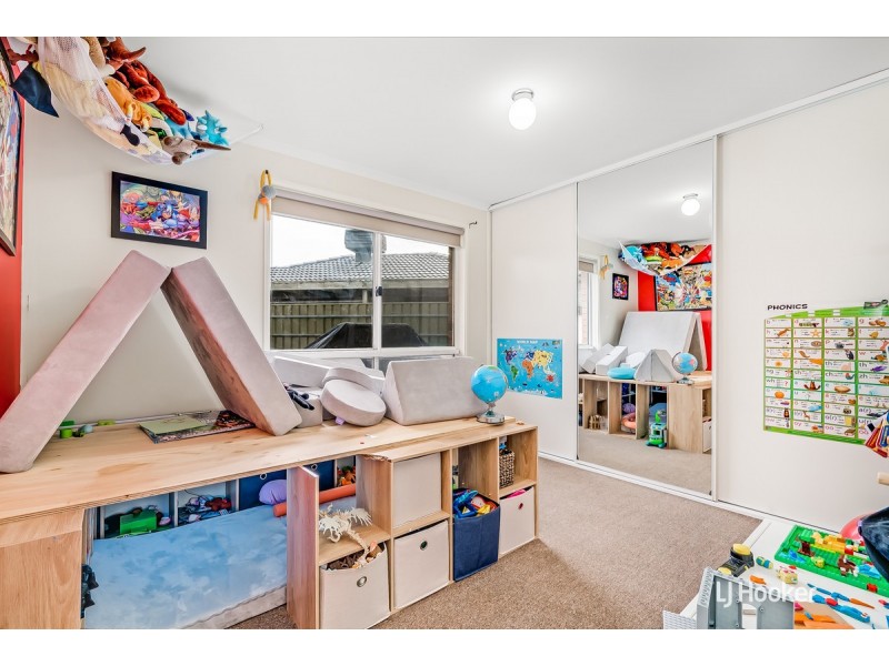 8 Harvest Court, Andrews Farm SA 5114