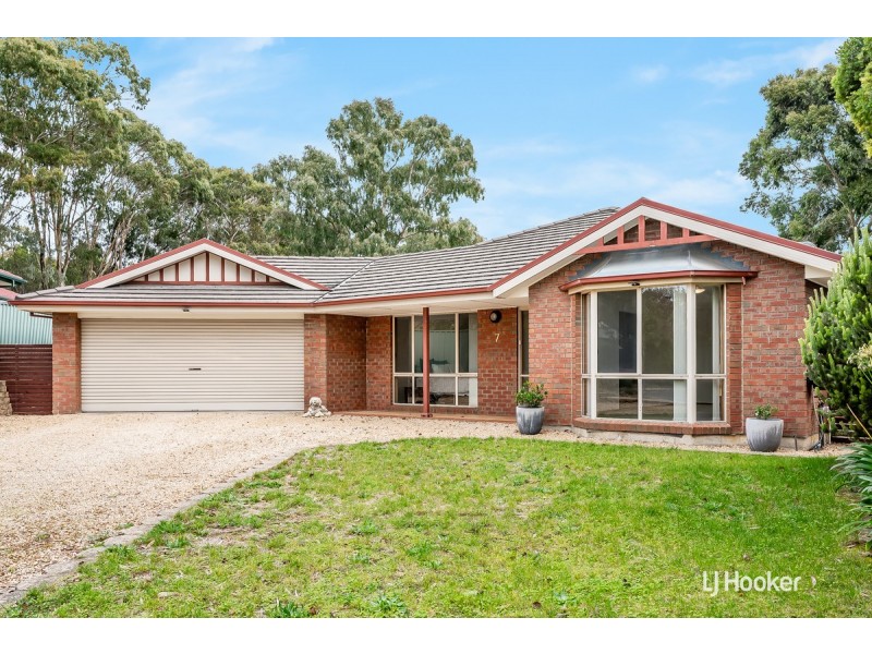 7 Wilksch Court, Williamstown SA 5351