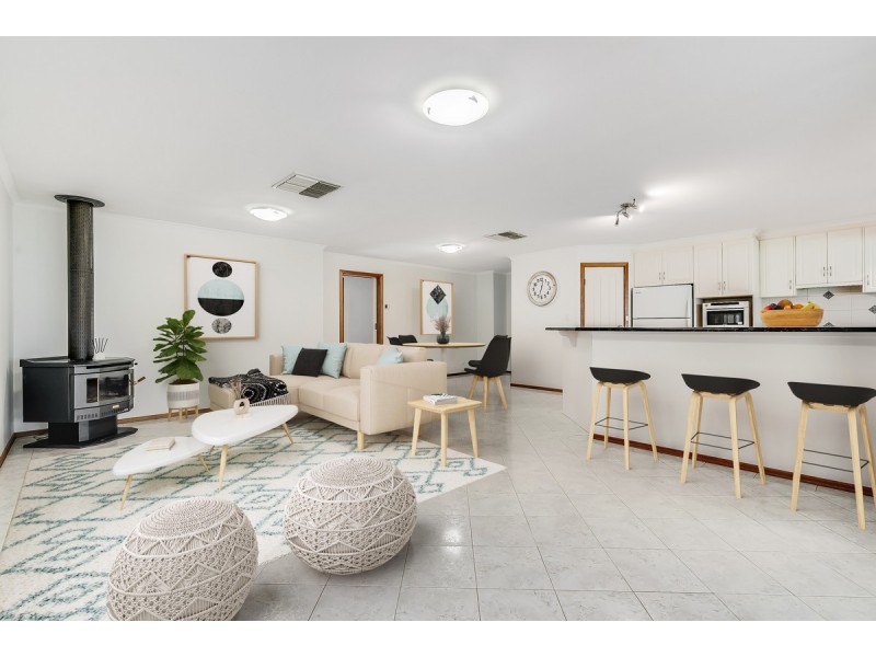 7 Wilksch Court, Williamstown SA 5351