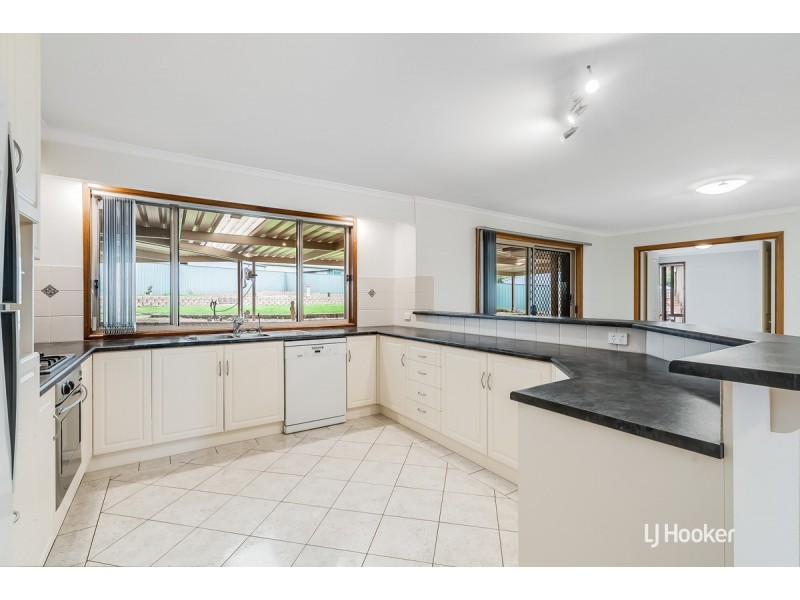 7 Wilksch Court, Williamstown SA 5351