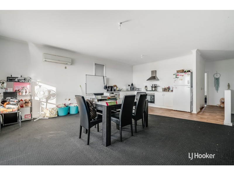 2/242 Newton Boulevard, Munno Para SA 5115