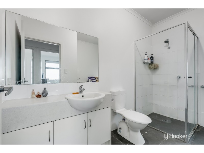 2/242 Newton Boulevard, Munno Para SA 5115