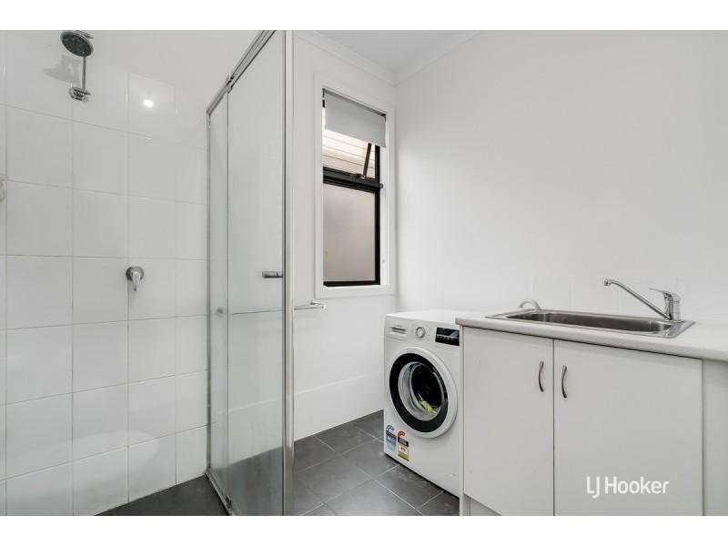 2/242 Newton Boulevard, Munno Para SA 5115