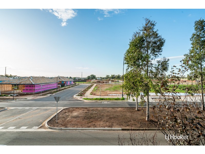 2/242 Newton Boulevard, Munno Para SA 5115
