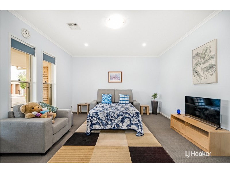 27 Rollings Way, Blakeview SA 5114