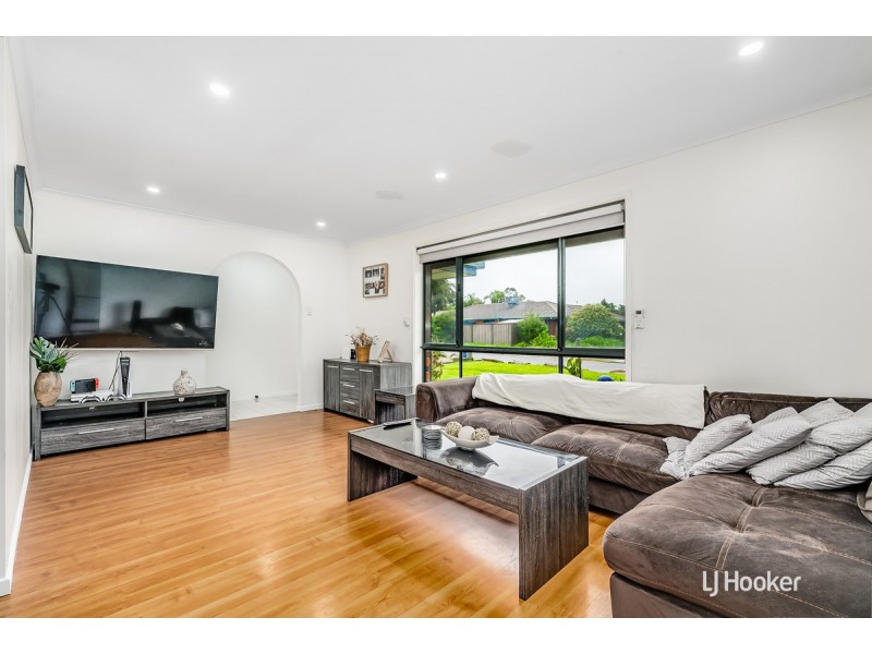 10 Mike Place, Salisbury Downs SA 5108