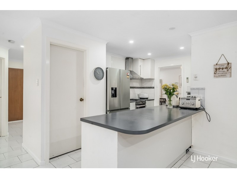 10 Mike Place, Salisbury Downs SA 5108