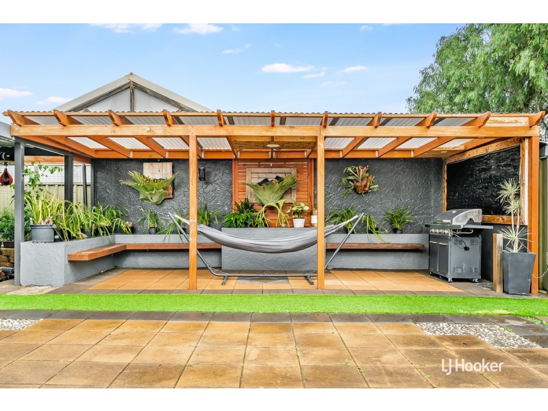 10 Mike Place, Salisbury Downs SA 5108