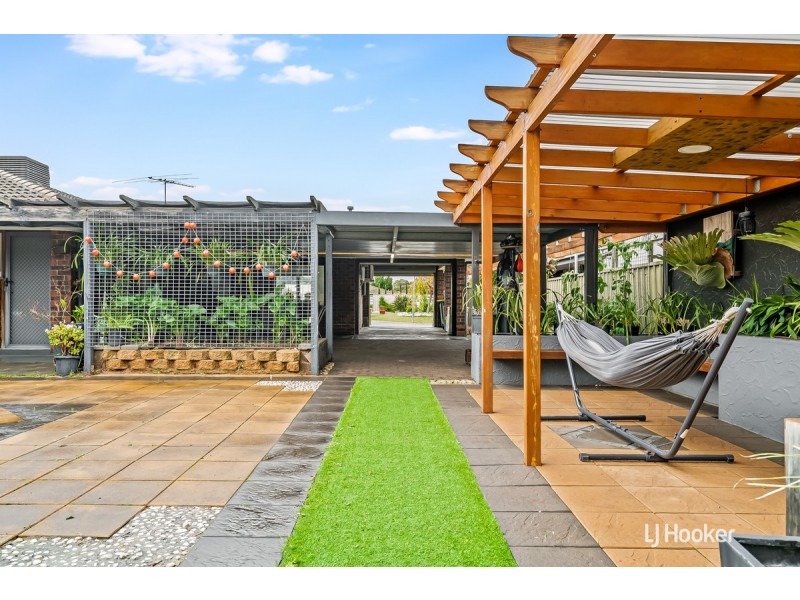 10 Mike Place, Salisbury Downs SA 5108